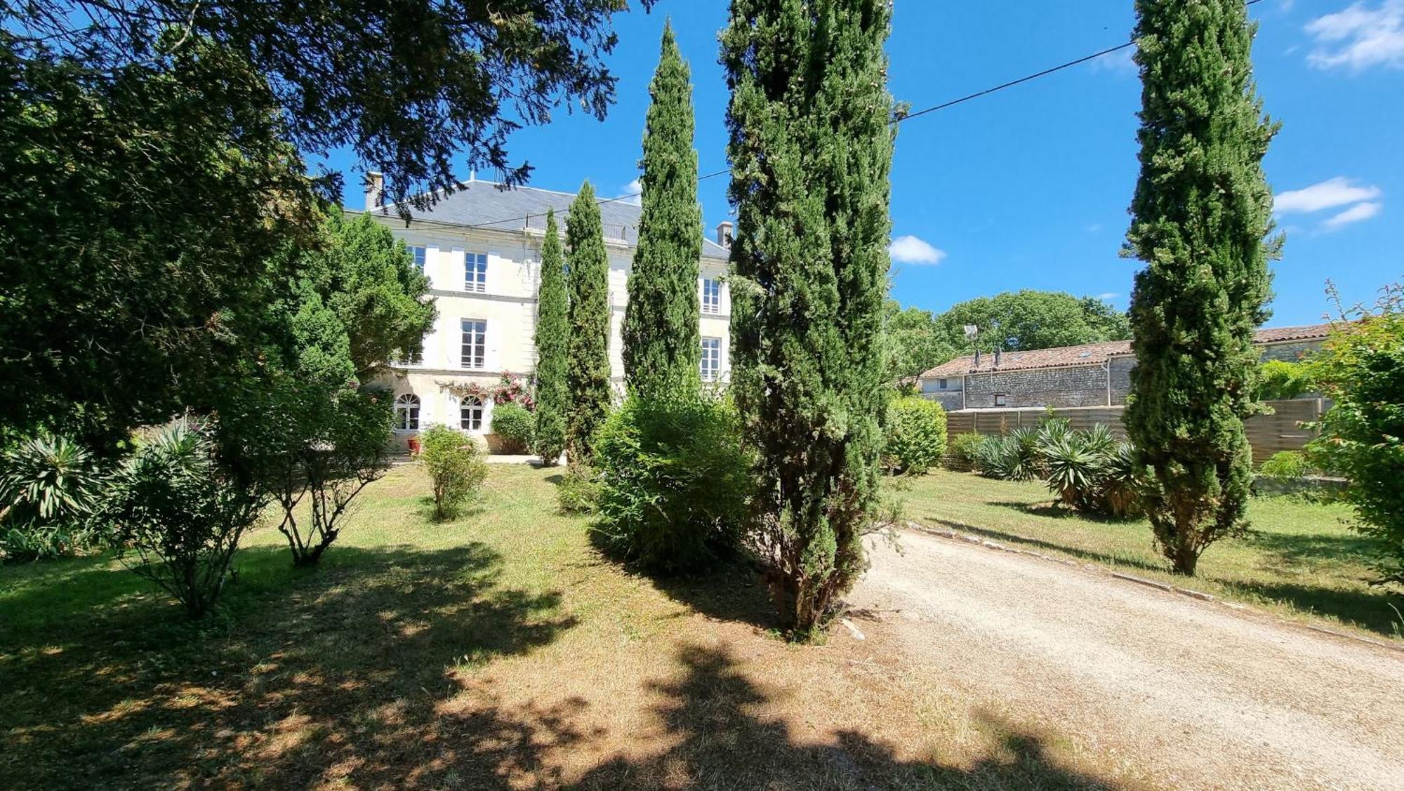 Domaine De Rochebonne Villa Saint-Just-Luzac Exterior foto